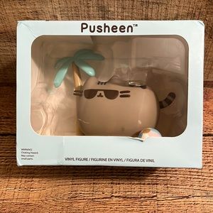 NIB Pusheen The Cat Vacation Vinyl Figure. Pusheen Box Exclusive Summer 2017